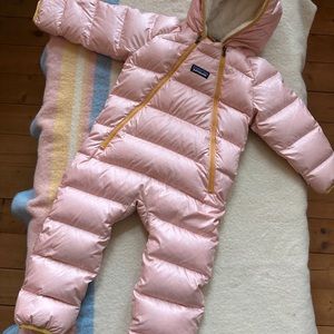 Patagonia
Hi-Loft Down Sweater Bunting - 12-18 months - baby pink